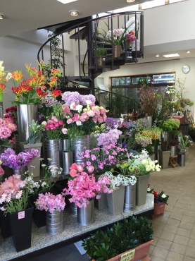「村松如矢商店」　（石川県白山市）の花屋店舗写真2